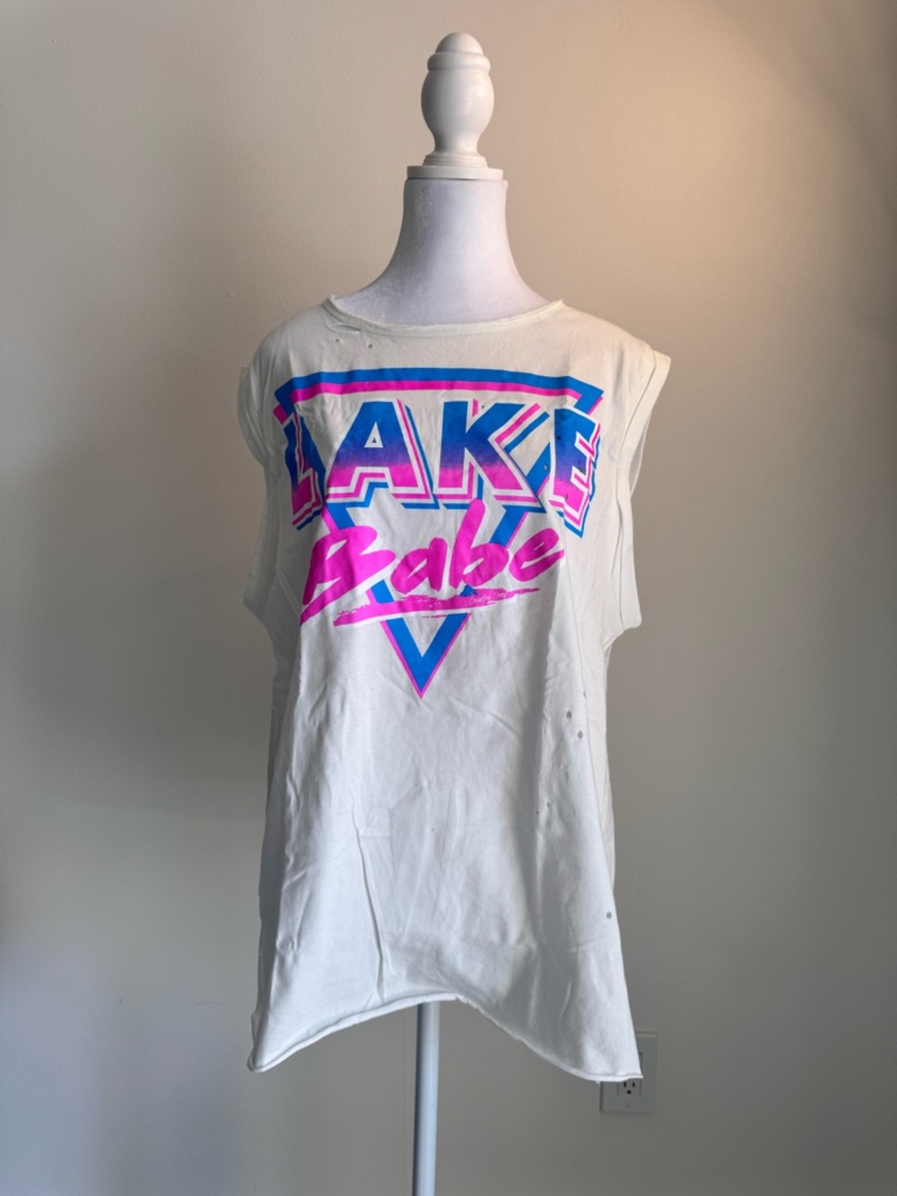 COUNTRY DEEP Rolled Sleeve Muscle Lake Babe Graphic Tank Size L NWT